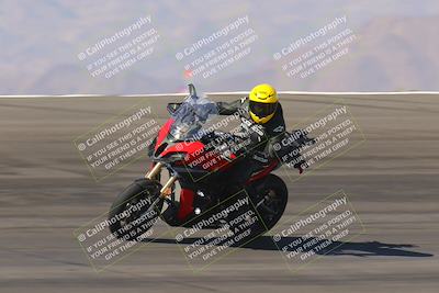 media/Nov-06-2023-Moto Forza (Mon) [[ce023d0744]]/4-Beginner Group/Session 2 (Bowl Tight Speed)/